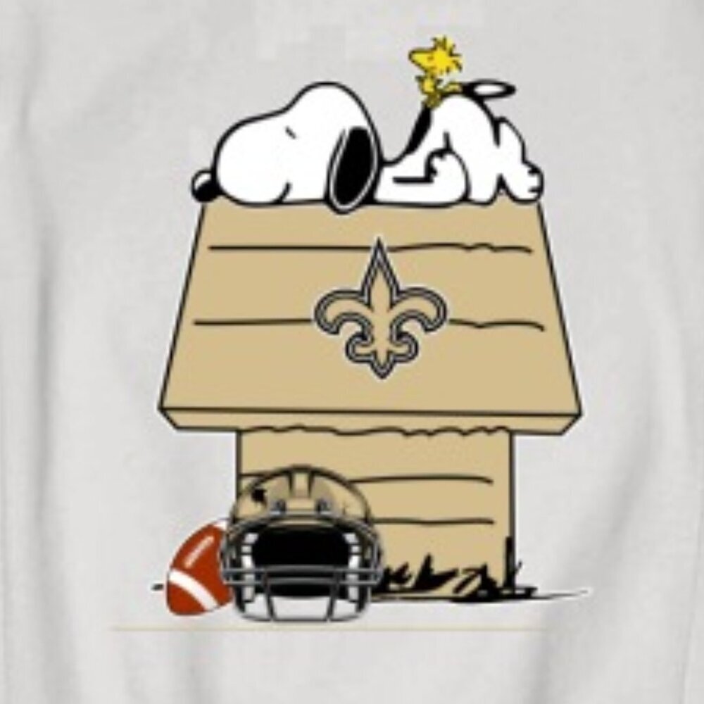 New Orleans Saints Snoopy Woodstock Peanuts NFL Football Christmas Sweatshirt 91 - Picture 2 of 5